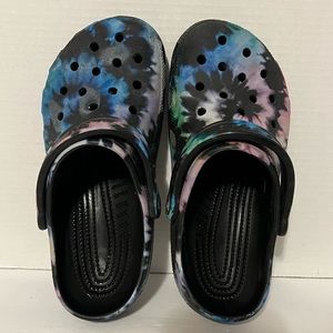 Crocs Classic Tie Dye Graphic Clog. Size 6M/8W.